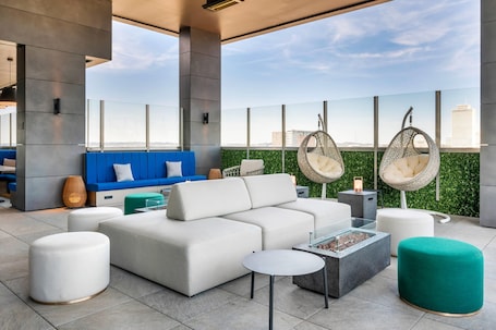 2 restaurants, American cuisine