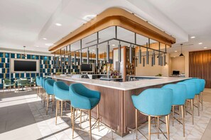 2 restaurants, American cuisine