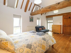 4 bedrooms, individually decorated, individually furnished, free WiFi