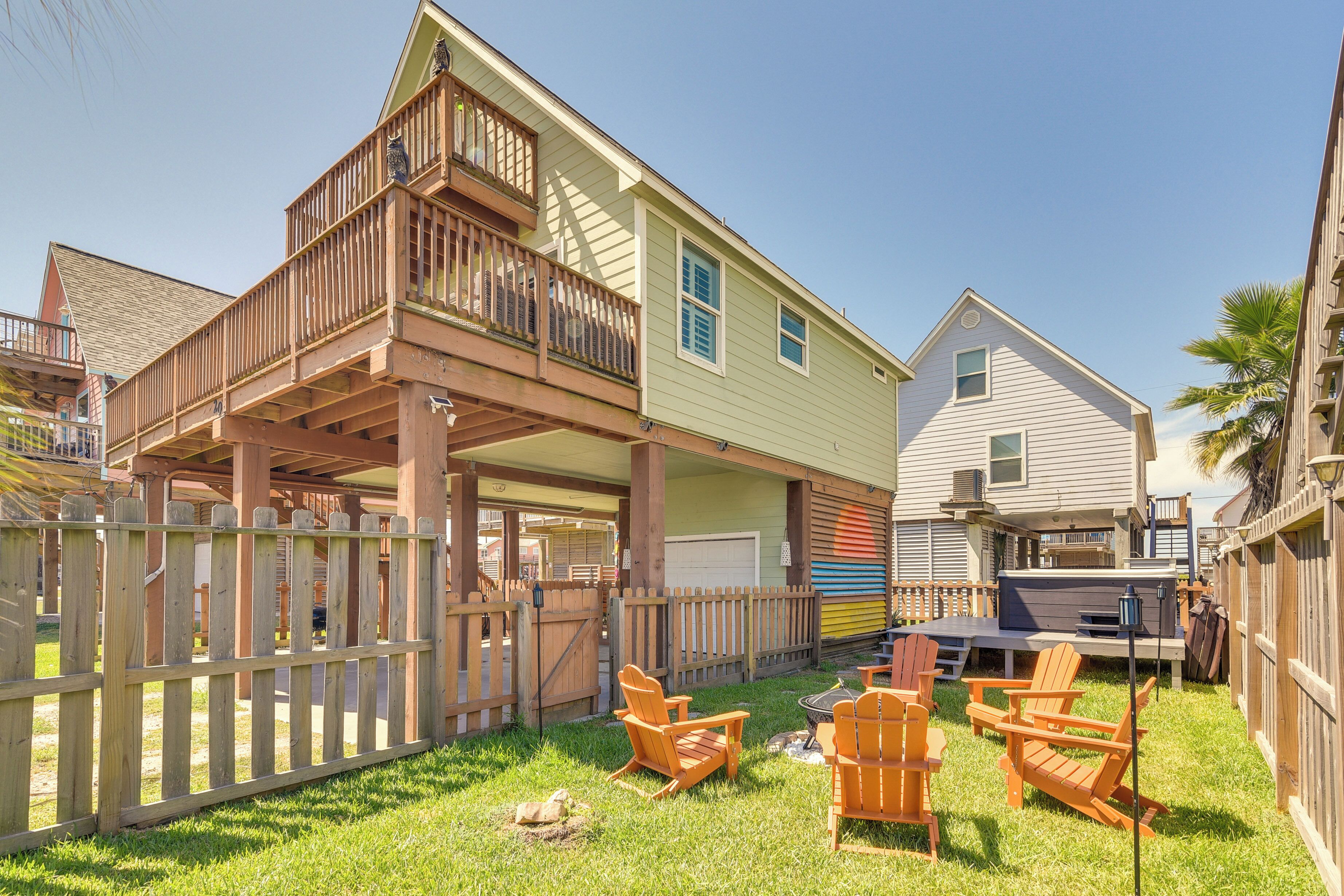 Surfside Beach Home w/ Hot Tub: Walk to Beach!