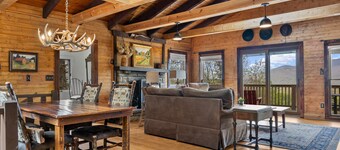 Bramble Cottage - Private retreat with huge Grandfather views in Blowing Rock