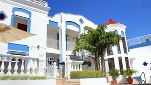Mặt tiền nơi lưu trú