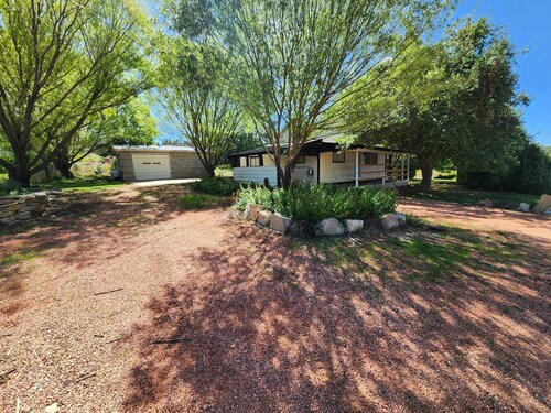 Quiet Private Cottage near ZION - Pet-Friendly ~ Tesla/ EV Charger