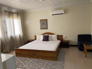 Basic Double Room | Free WiFi - Escondido Hotel (Tema)