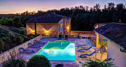 Elegant & Spacious Villa set in Extensive Grounds, Private Pool - 5mins from Castelnau-de-Montmiral