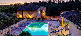 Elegant & Spacious Villa set in Extensive Grounds, Private Pool - 5mins from Castelnau-de-Montmiral
