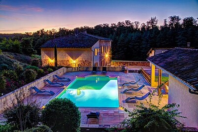 Elegant & Spacious Villa set in Extensive Grounds, Private Pool - 5mins from Castelnau-de-Montmiral