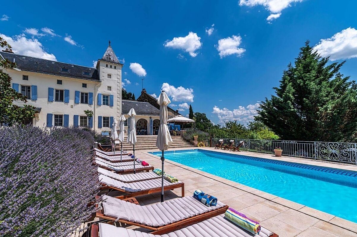 Een verwarmd zwembad