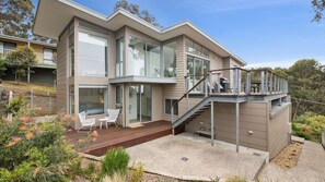 Exterior - Ocean's 13 - This stylish 3 bedroom holiday home is well suited to both couples and small family (Lorne)