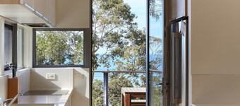 Ocean's 13 - This stylish 3 bedroom holiday home is well suited to both couples and small family