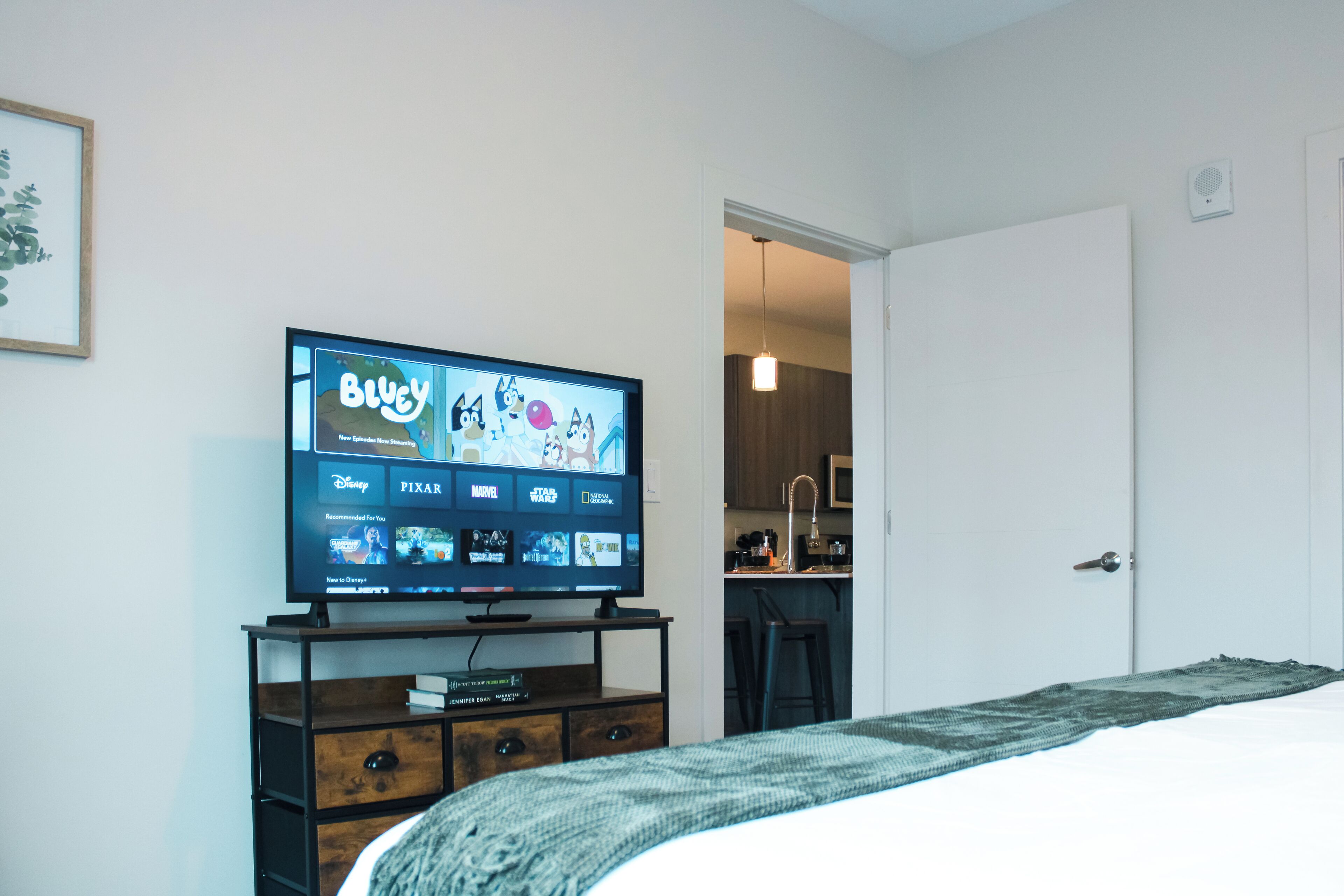 1 室のベッドルーム、デスク、アイロン / アイロン台、WiFi (無料)