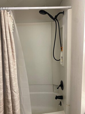 Handtücher, Seife, Toilettenpapier