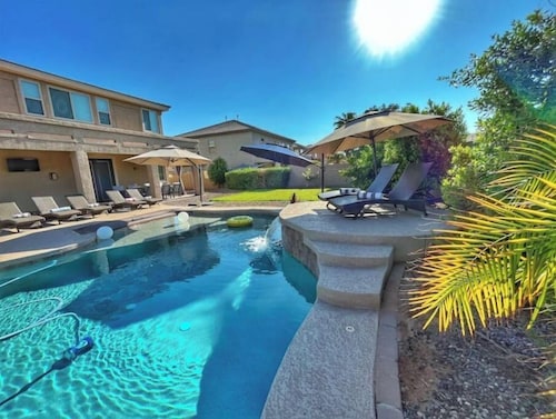 Heated Pool & Hot Tub w/ resort-style Backyard Oasis! Huge Family-Friendly Home
