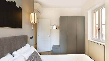 2 Schlafzimmer, Zimmersafe, Schreibtisch, BĂŒgeleisen/BĂŒgelbrett