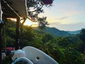 Property grounds - Enchanting Love Nest la Fortuna. It's a haven of beauty and relaxation. (Altos del Maria)