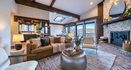 2BR/2BA Suite · Full Kitchen · Fireplace · Private Deck · Sleeps 6