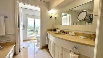 Doccia, asciugacapelli, bidet, asciugamani