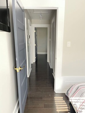 2 bedrooms, iron/ironing board, WiFi, bed sheets - Atlanta Home (Atlanta)