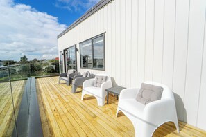 Terrace/patio - Sunnyhills Viewside Town House | Wi-Fi & Netflix (Auckland)