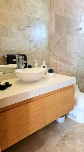 Shower - KUYAAN CONDO 1 block to 5th AVE close to theBEACH!
 (Playa del Carmen)