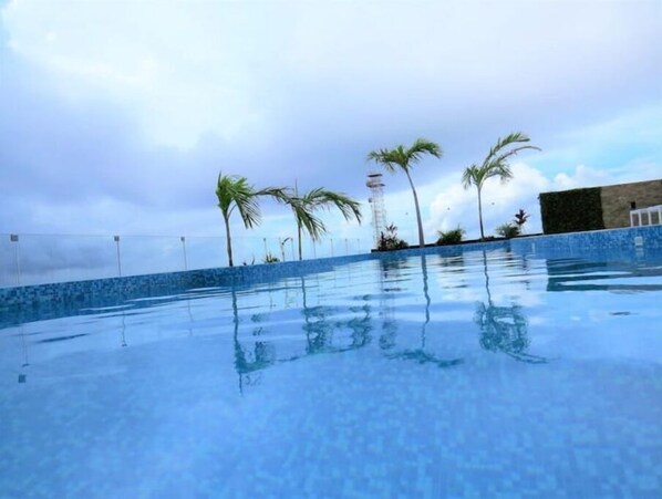 Pool - Menesse MIDTOWN 5'hiking to the sea! close to everything (Playa del Carmen)