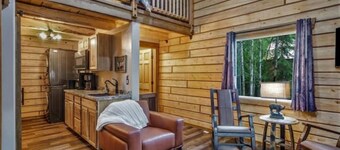 Riverfront, Authentic, Luxury Log Cabin-Black Bear
