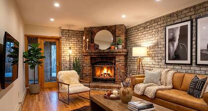 Spacious King Suite · Full Kitchen · Dining · Fireplace · Private Deck ·Sleeps 4