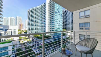 Apartment, 2 Bedrooms | City view