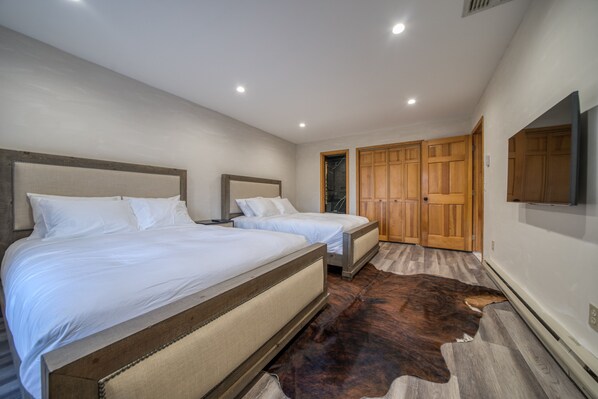 2 bedrooms, in-room safe, iron/ironing board, travel cot