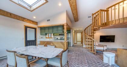 The Haüs Windham - Luxury 2 Bedroom Suite w Loft