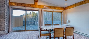 The Haüs Windham - Luxury 2 Bedroom Suite w Loft