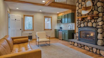 Smart TV, fireplace
