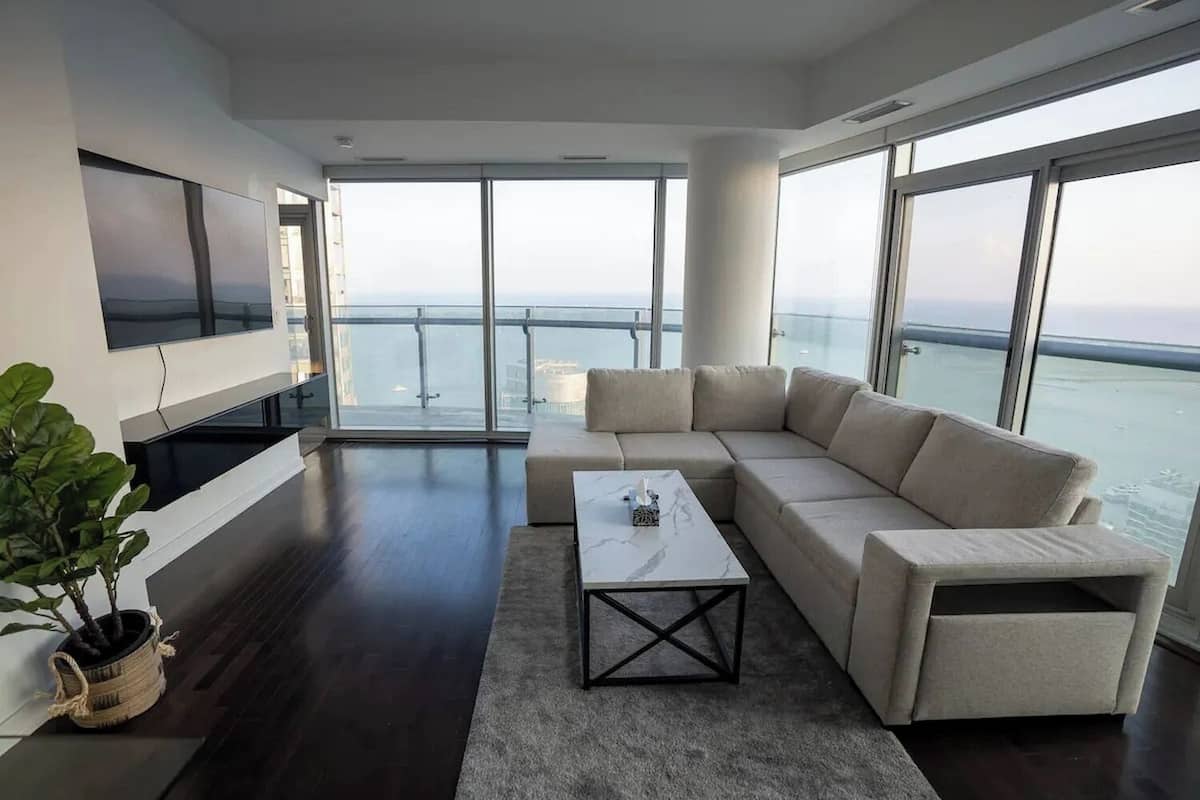 Premier Suite, City View | Living area