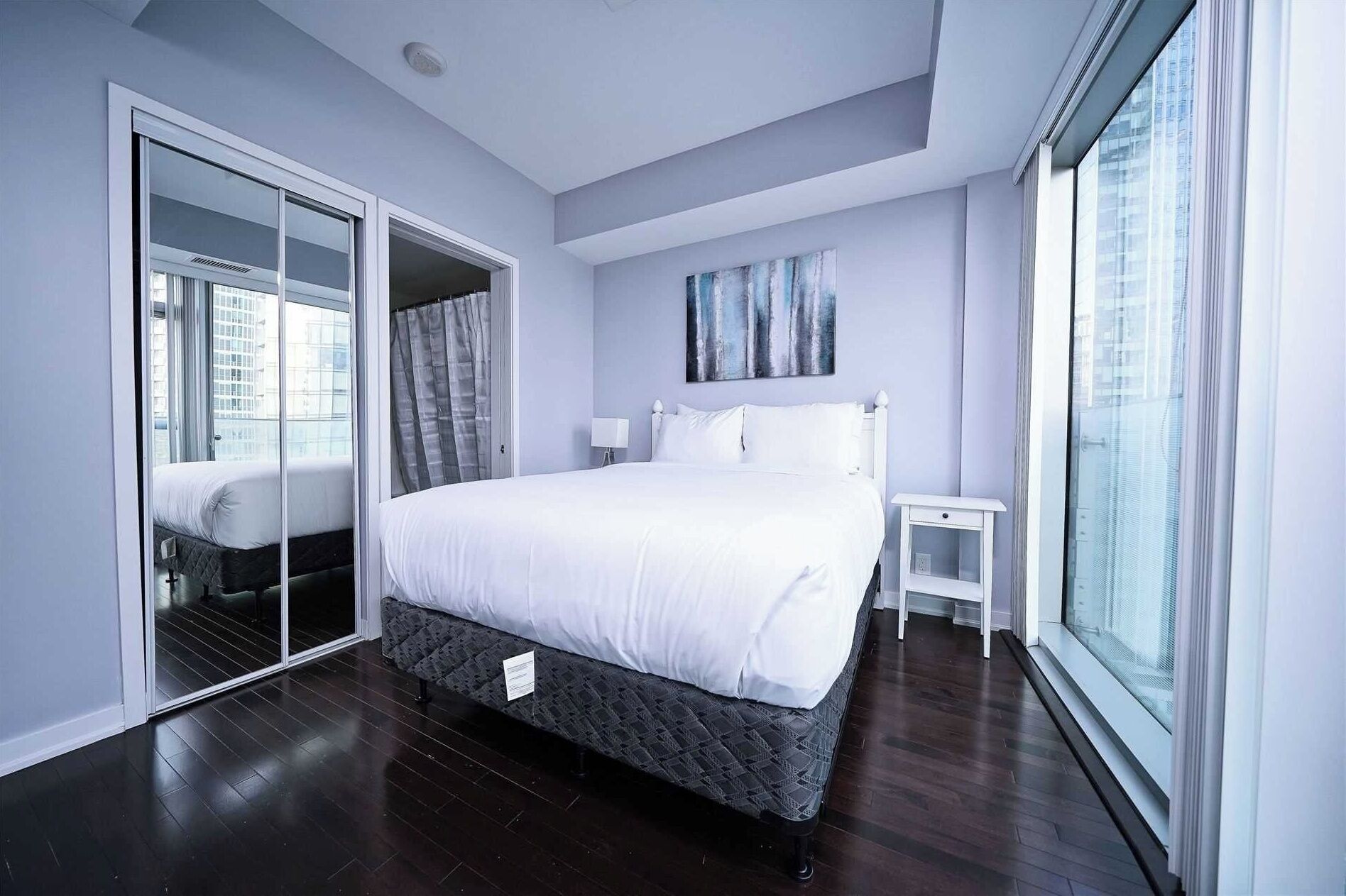 Langsir/tirai gelap terus, seterika/papan seterika, Wi-fi percuma 