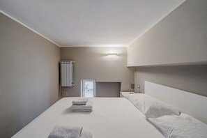 1 slaapkamer, een strijkplank/strijkijzer, internet, beddengoed