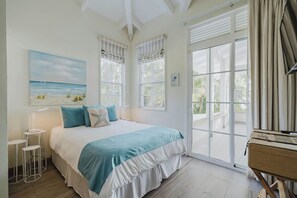 6 habitaciones, tabla de planchar con plancha, wifi y ropa de cama
