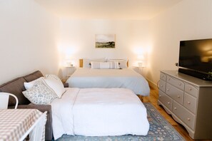 1 bedroom, iron/ironing board, WiFi, bed sheets