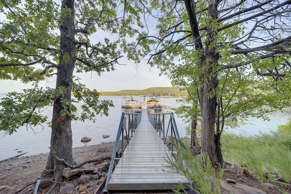 Stigler Vacation Rental | 2,100 Sq Ft | 6BR | 3BA | Stairs Required