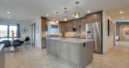 Pool, Spa, Game Room: Luxury Fountain Hills Escape