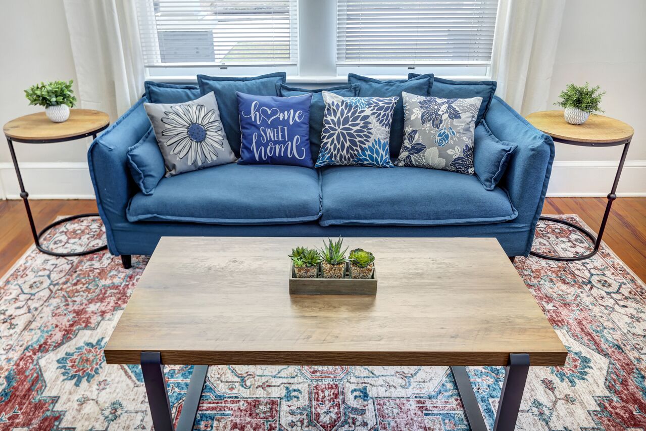Charming Home in the Arts District of GVL| 1 mi to Falls Park DT | Artisan Picnic Table Swing