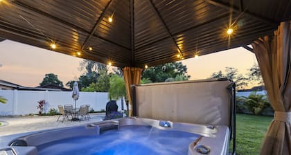 Tropical Fenced Paradise, Hot Tub, & Home Theater