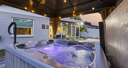 Tropical Fenced Paradise, Hot Tub, & Home Theater
