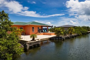 Exterior - Modern Home with Private Plunge Pool in Placencia (Placencia)