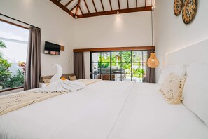 2 bedrooms, in-room safe, desk, laptop workspace - Villa L at Seseh (Munggu)