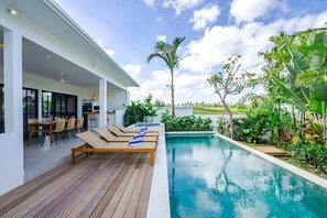 Villa Basic - flera sängar | Pool | Utomhuspool