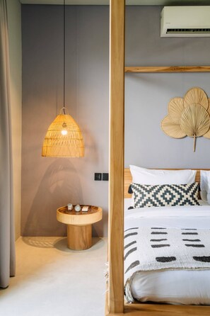 4 bedrooms, in-room safe, desk, laptop workspace - Villa Noi (Canggu)