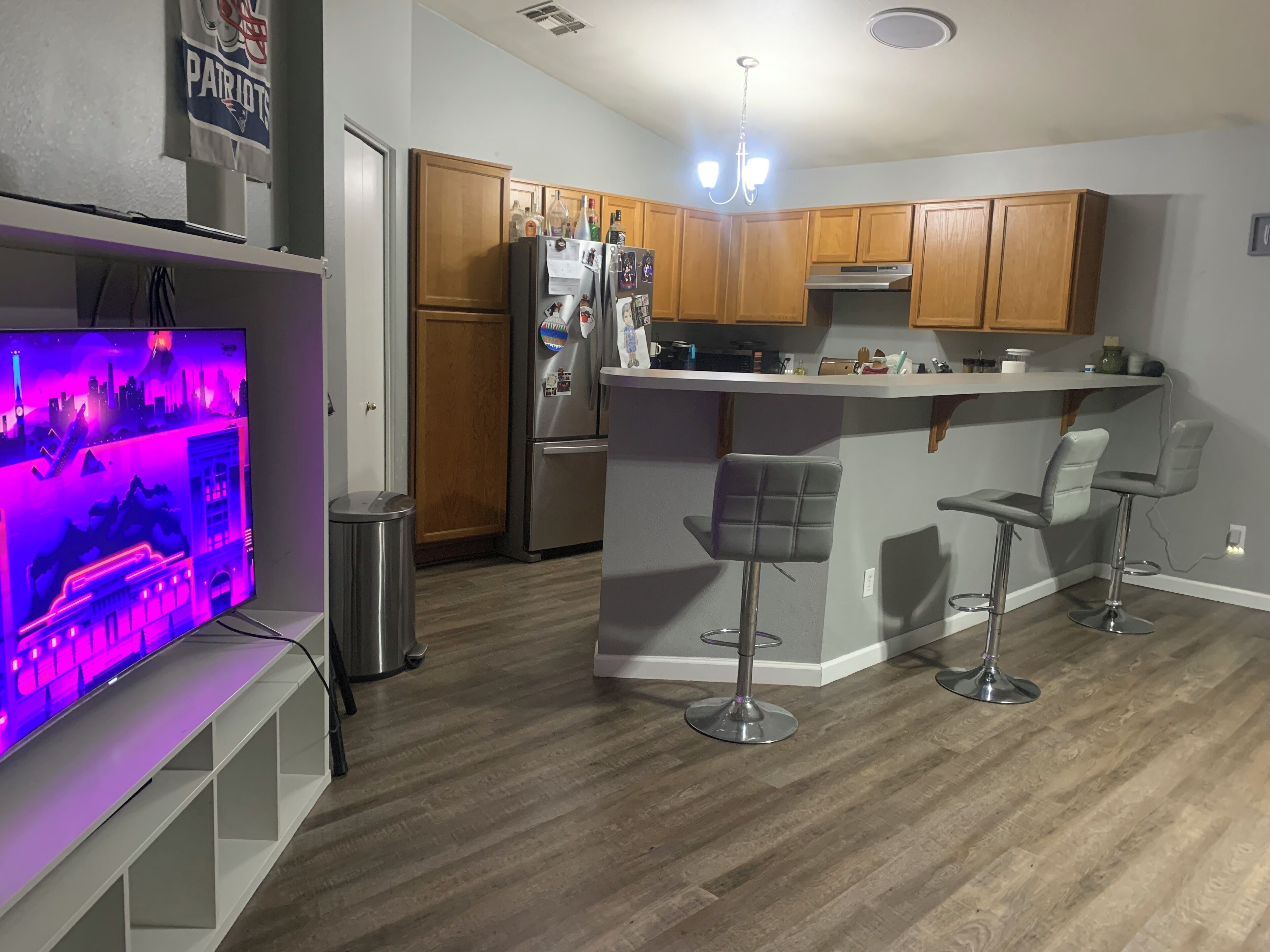 Quiet location home, only 10 minutes away from the State Farm Stadium. 