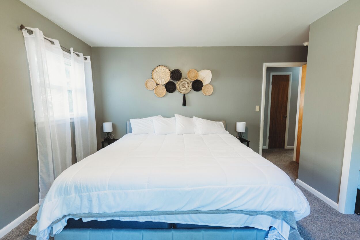 4 عدّة غرف نوم ومكواة/لوح كي وسرير سفر وواي فاي مجانًا