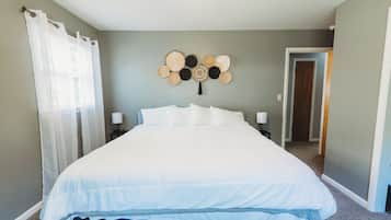 4 chambres, fer et planche à repasser, lit parapluie, Wi-Fi gratuit