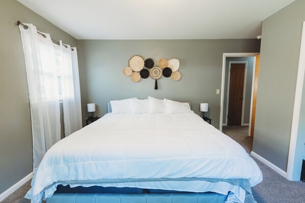 4 bedrooms, iron/ironing board, travel cot, free WiFi